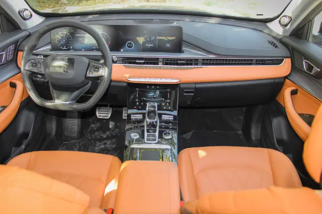 داخل تیگو 8 پرو.